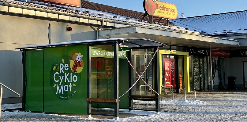 Przy Biedronkach stawiają recyklomaty. Jak to działa? - 51883