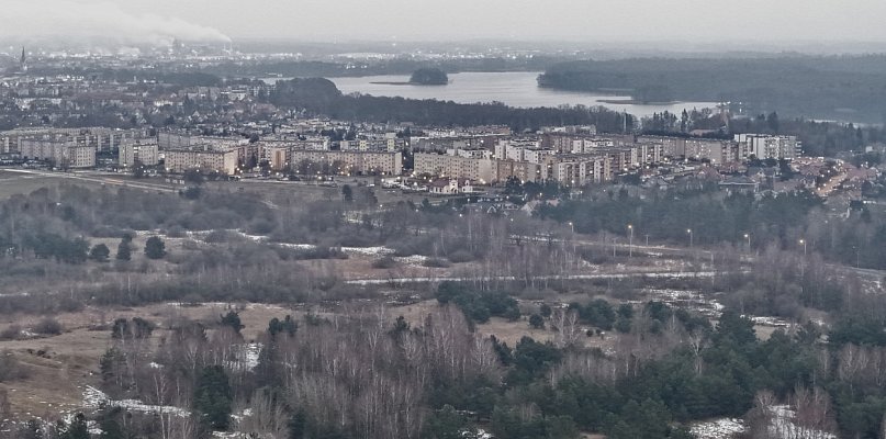 Leżą od lat i nic się nie dzieje. Miasto chce przejąć tereny od wojska - 52078