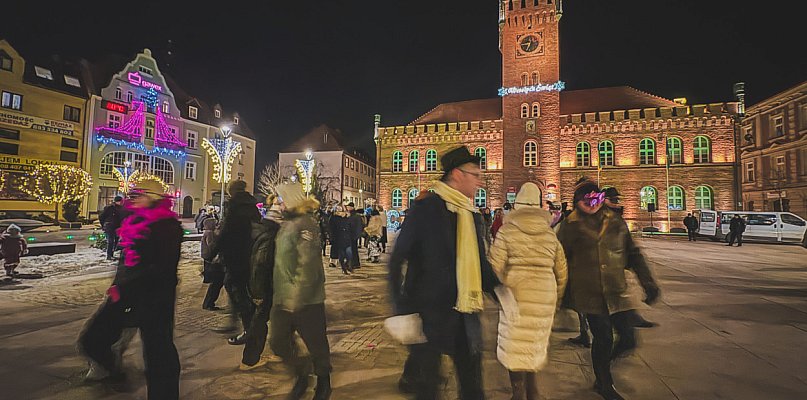 Plac Wolności zamienił się w parkiet. Tak wystartował karnawał - 52150