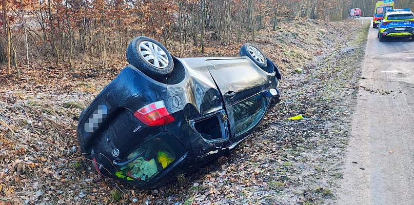 Kolejny wypadek przy wyjeździe ze Szczecinka. Droga znów była śliska