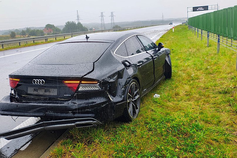 Rozbite Audi na obwodnicy Szczecinka