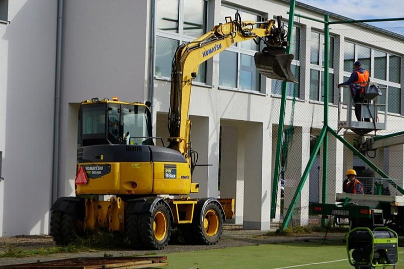 ZST zyska zadaszone boisko – trwa przebudowa  obiektu