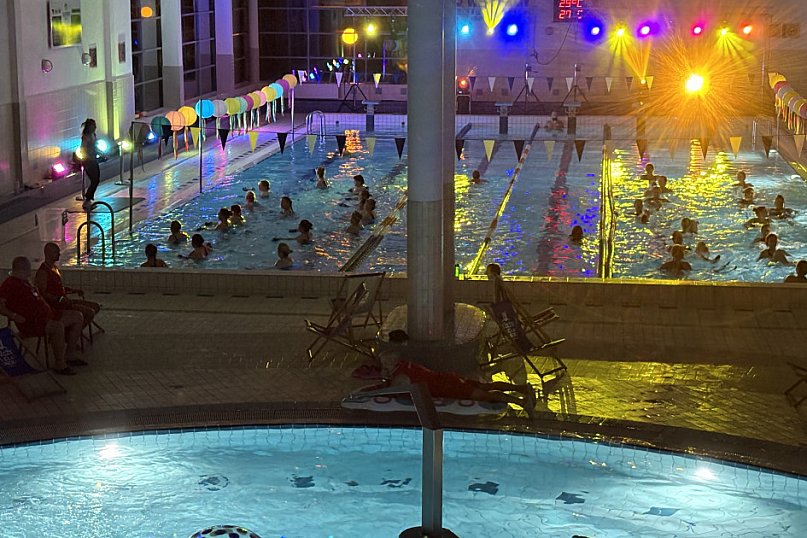 Tak wyglądało pierwsze Nocne Pływanie w Szczecinku