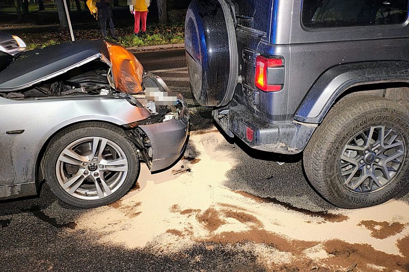 Trzy auta zderzyły się na ul. Cieślaka