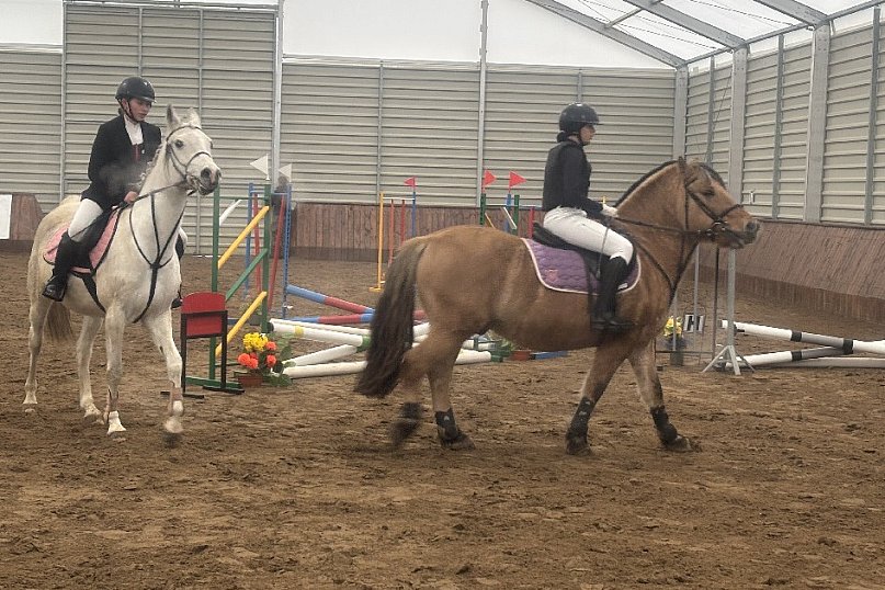 III halowy sparing w Stajni Biskupice otworzył sezon