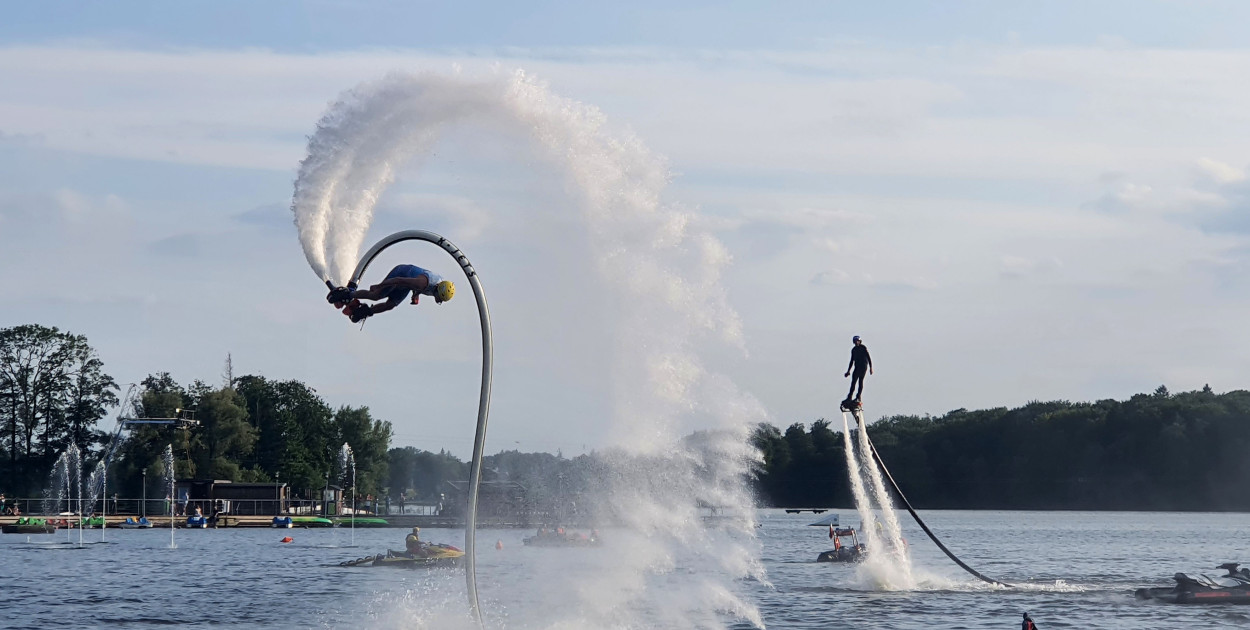 Balony i akrobacje nad Trzesieckiem. Tak wyglądał drugi dzień festiwalu