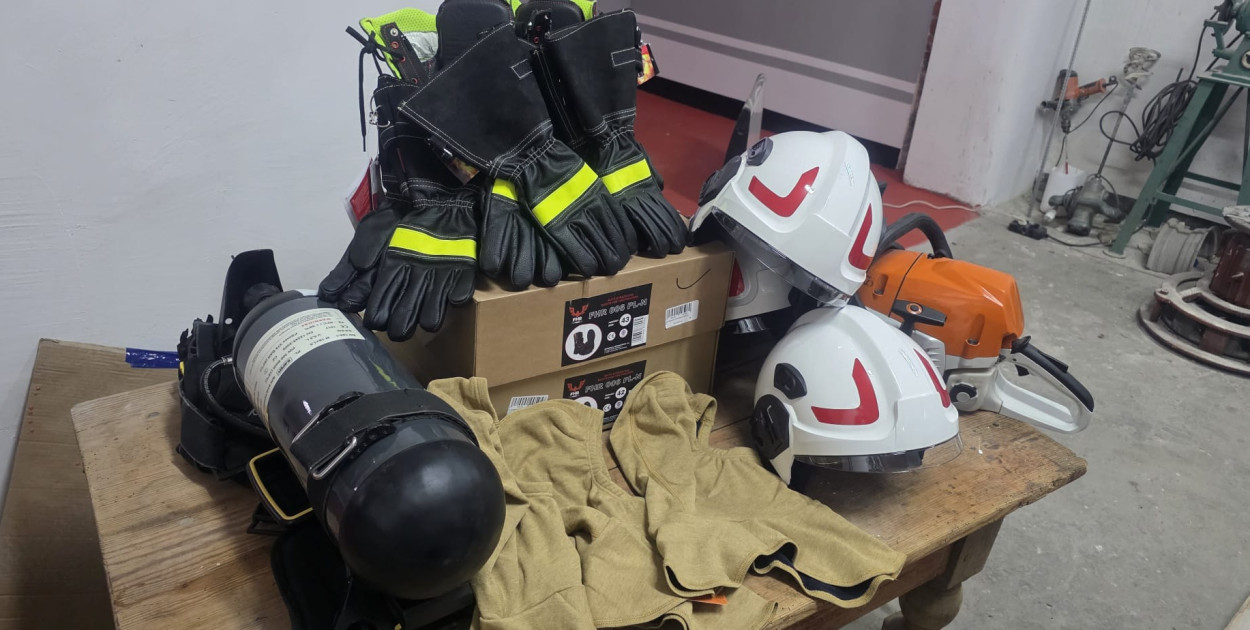 fot. UM Barwice / Nowoczesny sprzęt strażacki dla OSP Barwice dzięki wsparciu WFOŚiGW Szczecin.