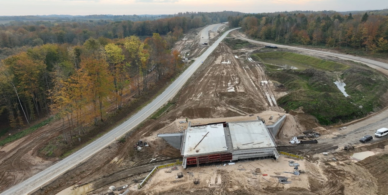 fot. GDDKiA / Nowa i stara trasa DK11 w okolicach Szczecinka – zmiany po otwarciu S11