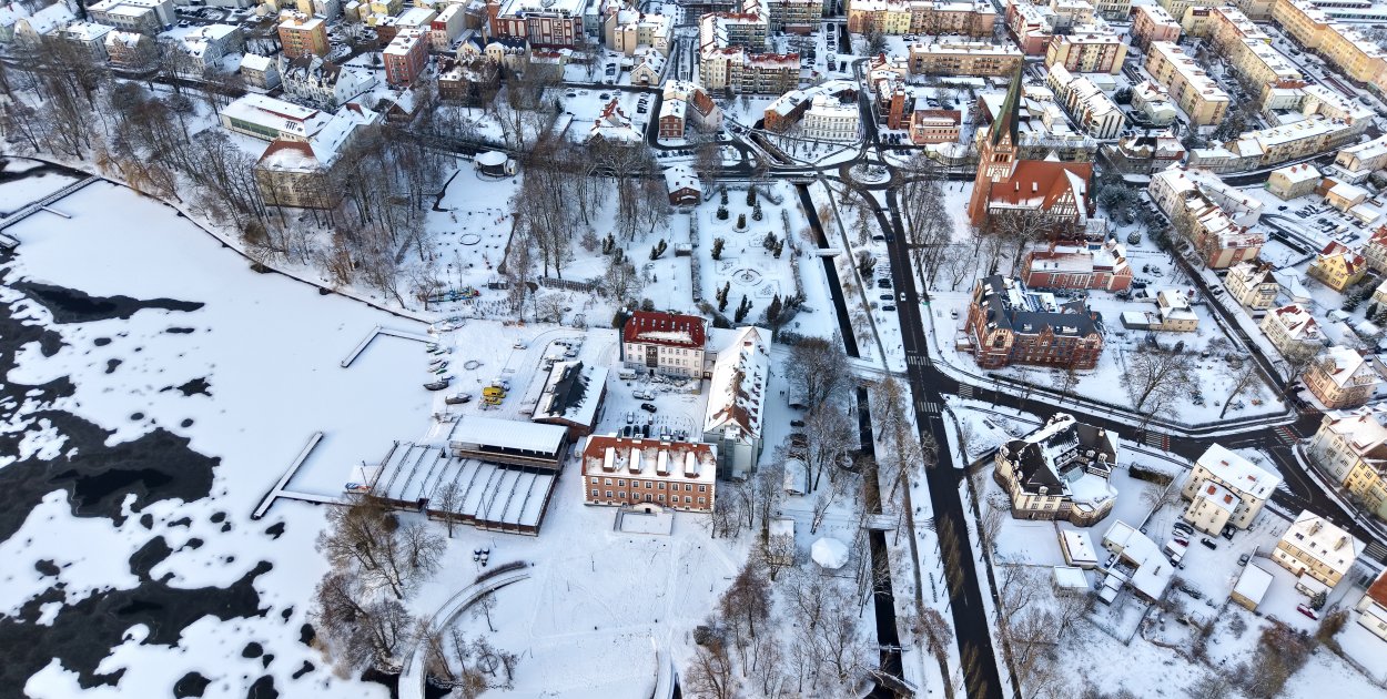 fot. Marcin Szydlik / Pierwsze oznaki zimy w Szczecinku – chłodne poranki i zapowiadane opady śniegu.