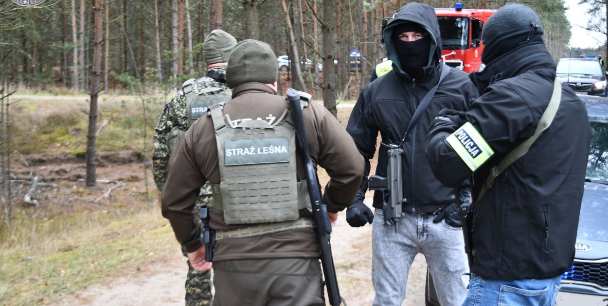 fot. KPP Szczecinek / Dynamiczne ćwiczenia służb w powiecie szczecineckim – realistyczny scenariusz pościgu.