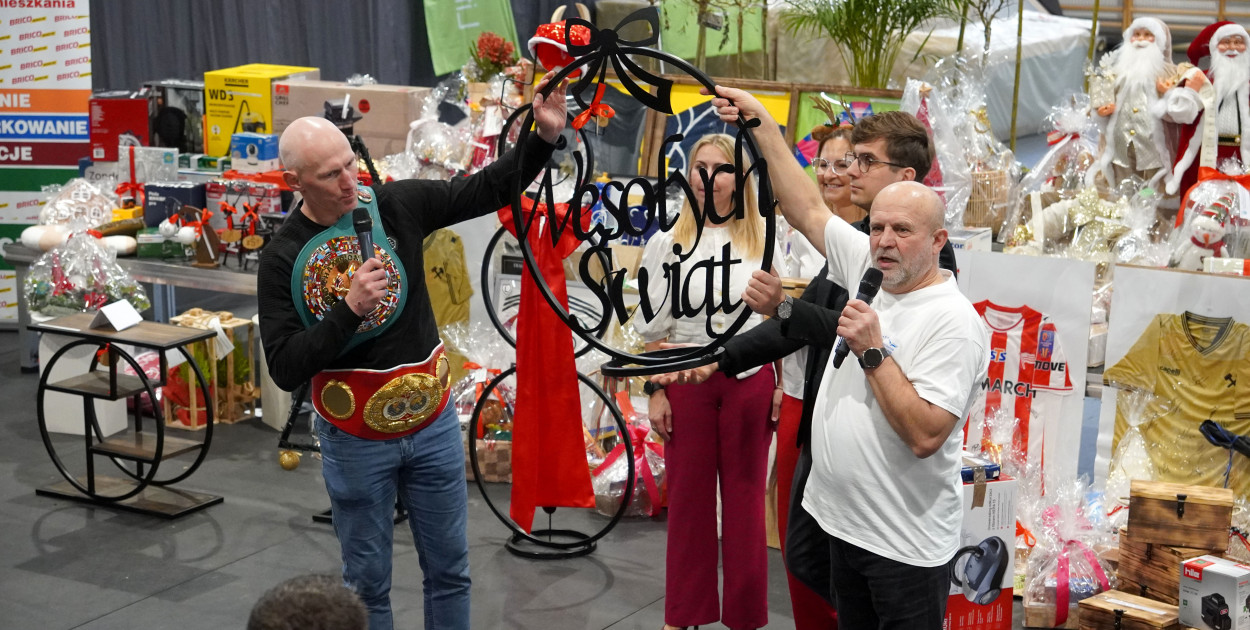 fot. Magdalena Michalska / Szczecinek pokazuje serce podczas XIII Turnieju Charytatywnego