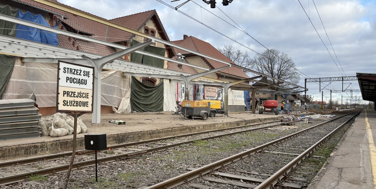 fot. iszczecinek.pl / Remont peronów na dworcu PKP w Szczecinku wchodzi w kolejną fazę