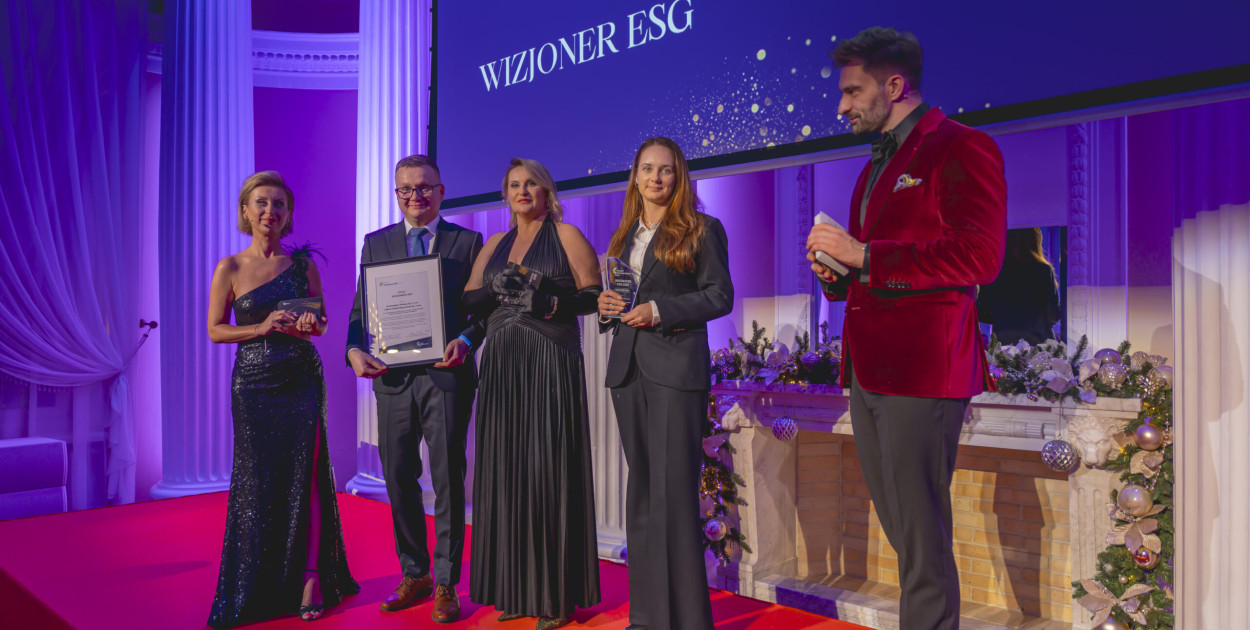 fot. Kronospan / Kronospan Polska i Silva Polski Recykling nagrodzone za wizjonerskie ESG i gospodarkę obiegu zamkniętego.