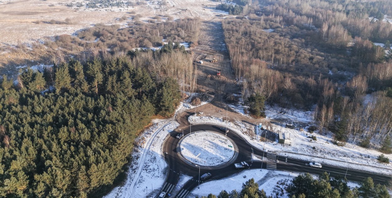 fot. Marcin Szydlik / Początek budowy obwodnicy Szczecinka – teren oczyszczony, maszyny w akcji.