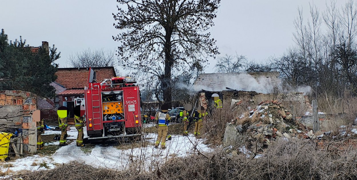 Pożar w sobotnie popołudnie. Co się stało na Leśnej?