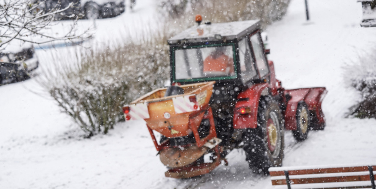 Sól drogowa znika ekspresowo. PGK dokupuje 500 ton soli