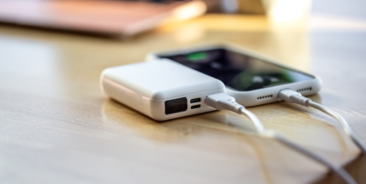 Powerbanki reklamowe jako prezent premium - jak budować wrażenie jakości w opisie