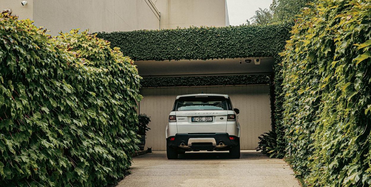 Altana, wiata, garaż, taras bez pozwolenia: co da się zrobić legalnie?