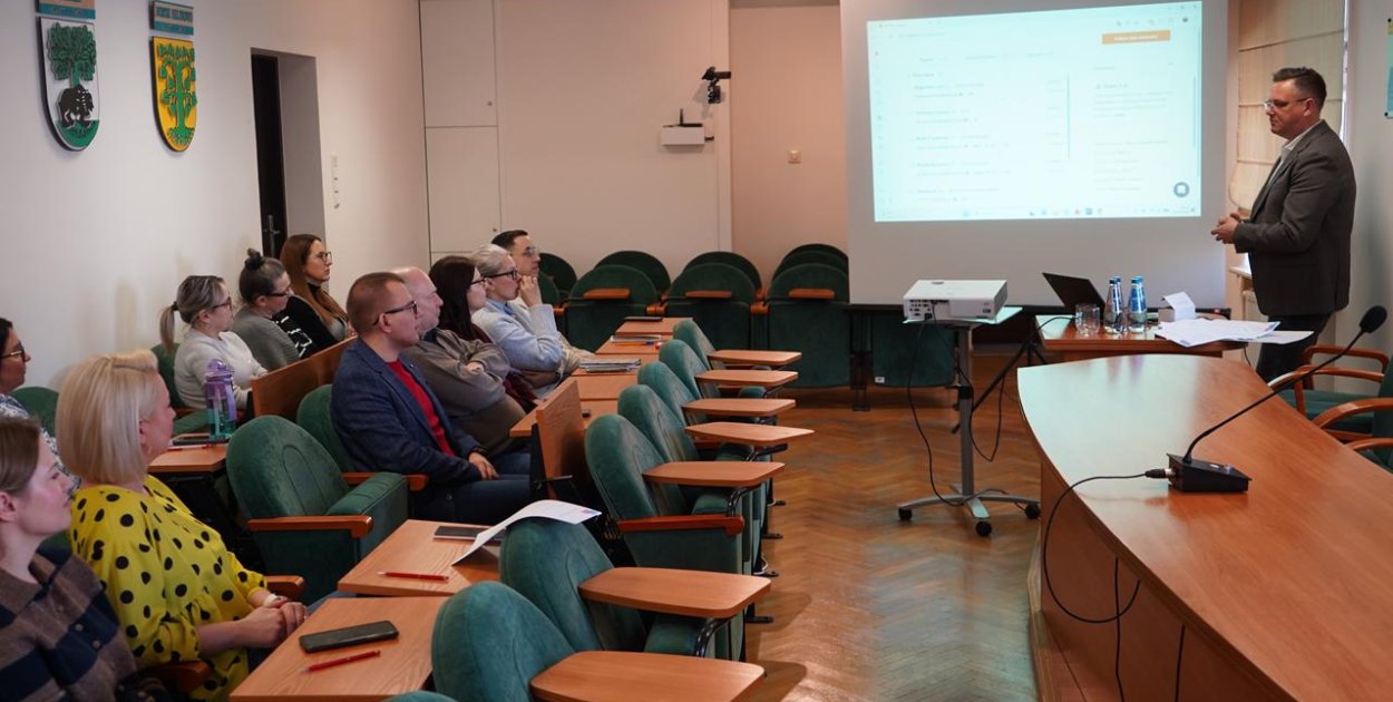 Urzędy pod ostrzałem cyberataków. Powiat szkoli pracowników
