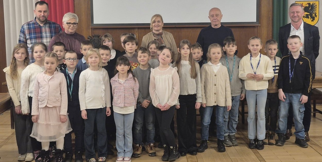 Szacunek i podziękowania dla dzieci z SP7. Pomogły ptactwu przetrwać zimę