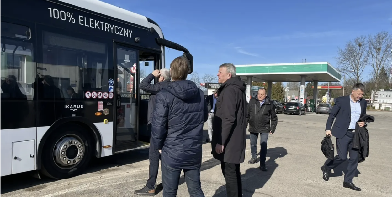 Przewoźnicy z Estonii i Łotwy przyglądali się naszym Ikarusom