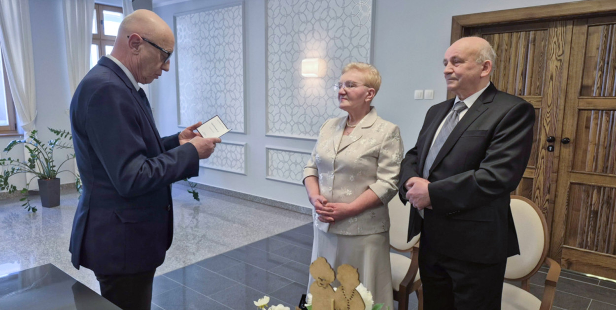 Poznali się na zabawie. Anna i Stanisław Lis dziś świętują 50 lat razem