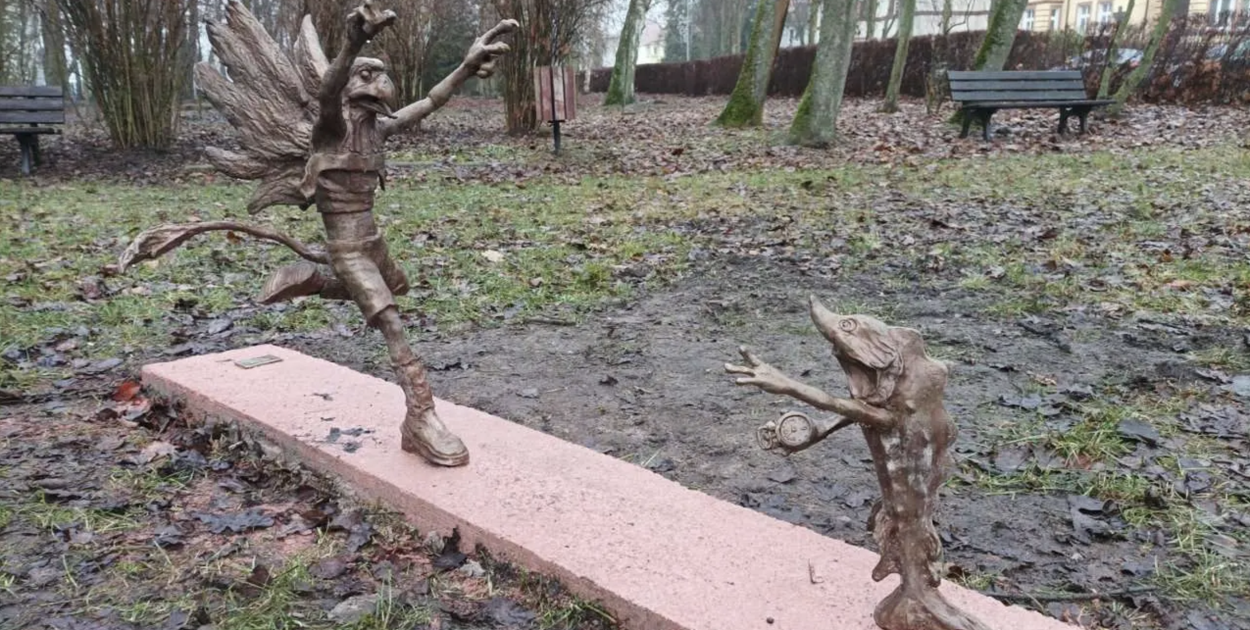 Znowu zniszczone. Kolejna rzeźba gryfa i jesiotra uszkodzona