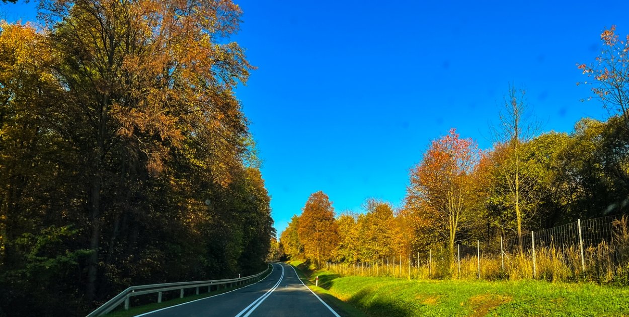Samochodem przez Pojezierze Drawskie. Co warto zobaczyć wokół Szczecinka w jeden w