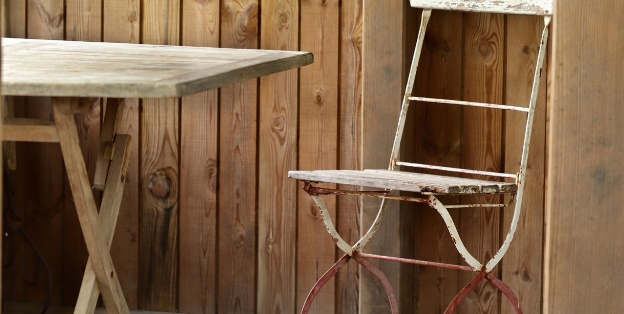 Jak ułożyć płytki na balkonie bez błędów?